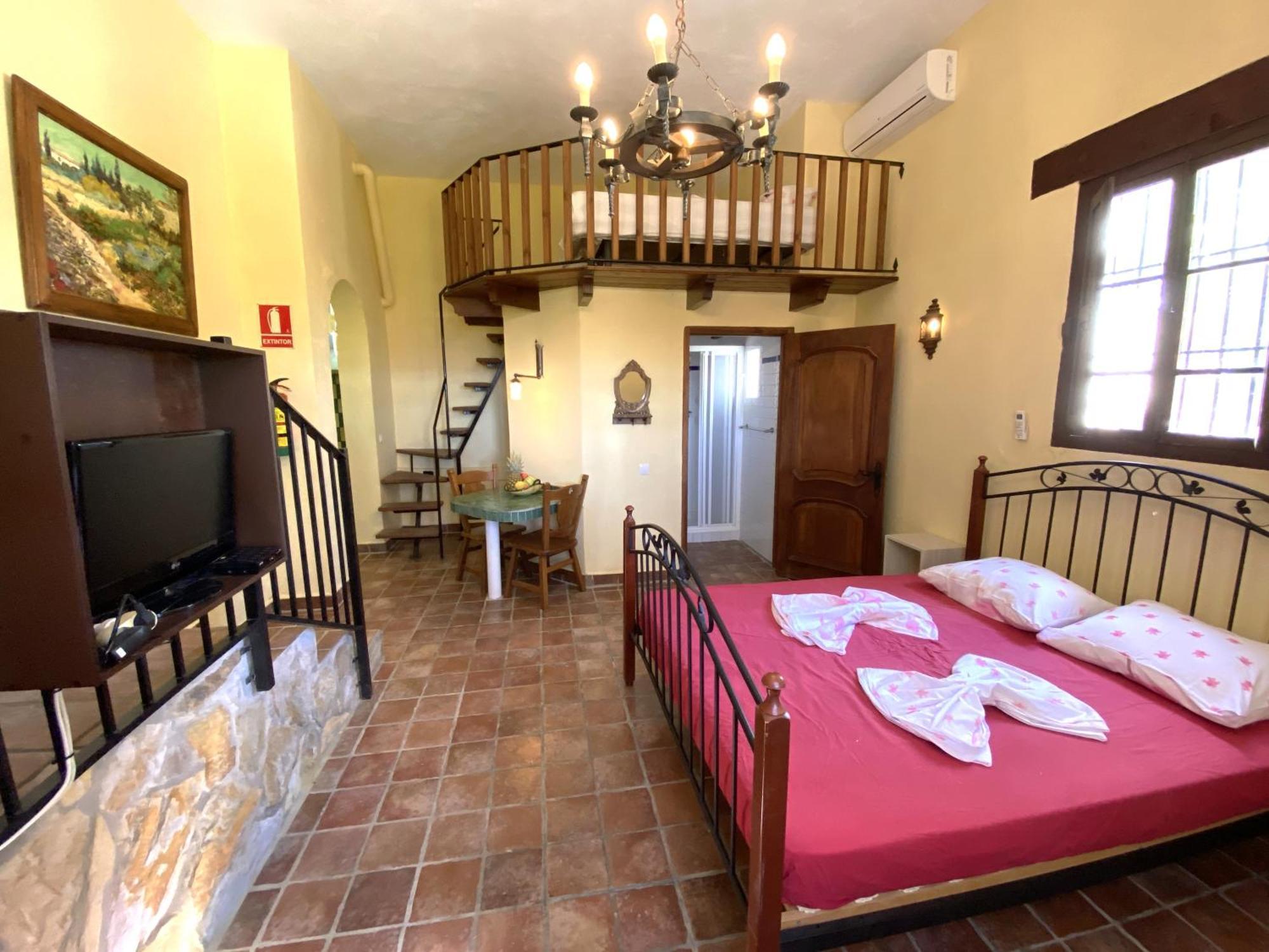 Castle Tower Apartment In Rural Holiday Park 'Bernard' Толокс Екстер'єр фото